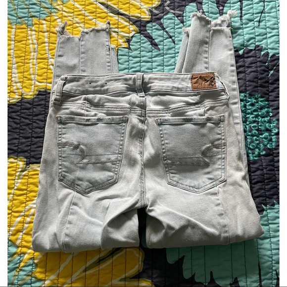 AEO. • - Picture 3 of 5